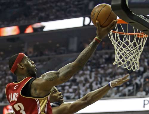 小萨博尼斯三双国王胜奇才  