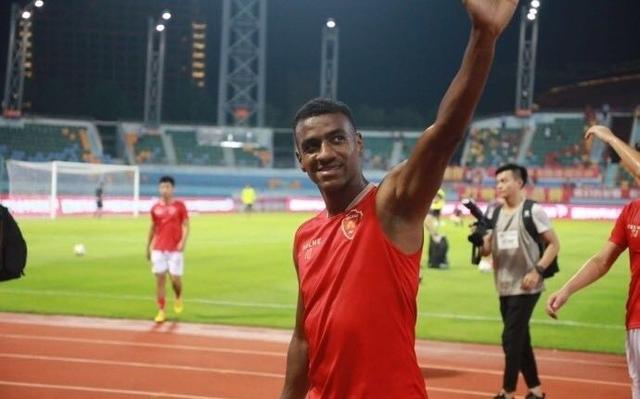  诺丁汉森林换帅如换刀，新帅首秀率队获首胜