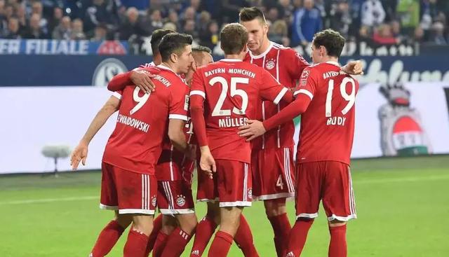  拜仁慕尼黑客场力克劲旅稳固榜首位置