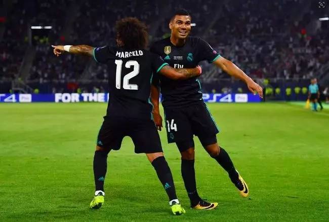  萨拉赫传射建功利物浦四破铁桶阵横扫埃弗顿  